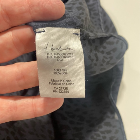 Babaton Aritzia Gray & Black Leopard/Cheetah Print Silk Button Down Shirt M - Picture 9 of 12